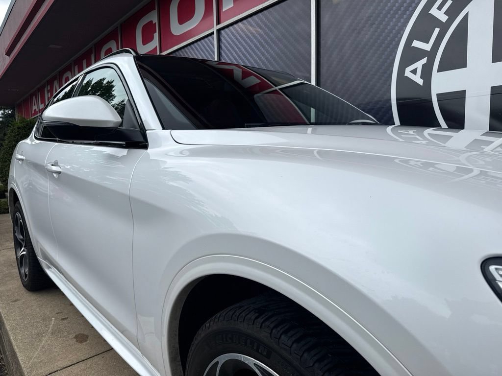 Used 2020 Alfa Romeo Stelvio Ti Sport AWD/4WD image 2