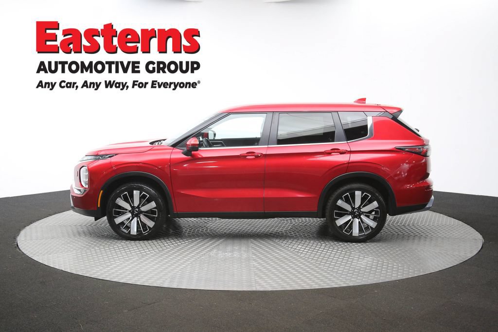 Used 2025 Mitsubishi Outlander SE AWD/4WD image 61
