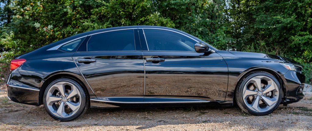 Used 2018 Honda Accord Touring image 6