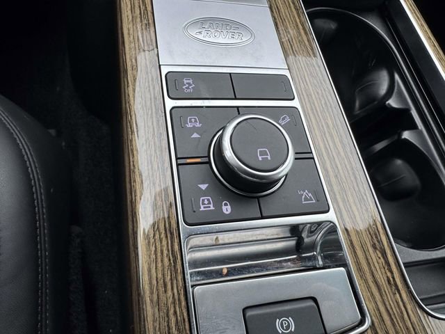 Used 2019 Land Rover Range Rover Supercharged AWD/4WD image 32