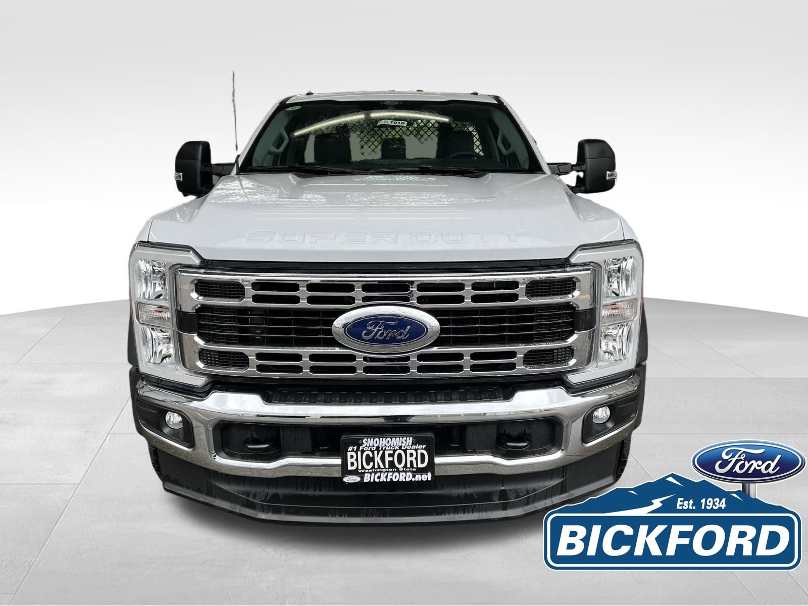 New 2025 Ford F550 2WD Regular Cab Super Duty image 2