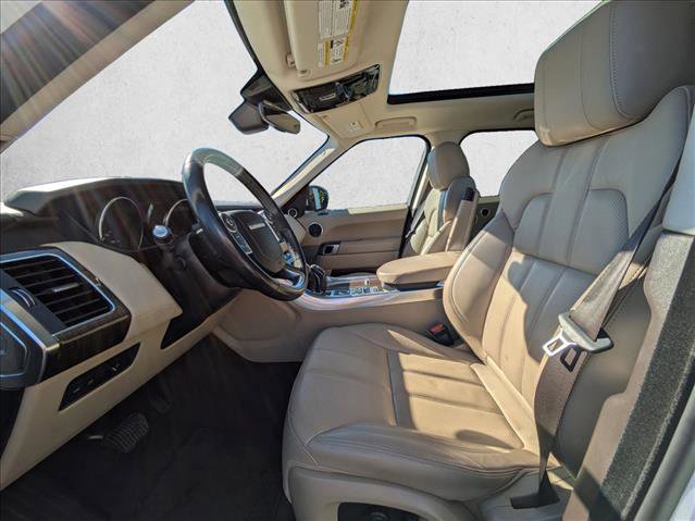 Used 2017 Land Rover Range Rover Sport SE image 16