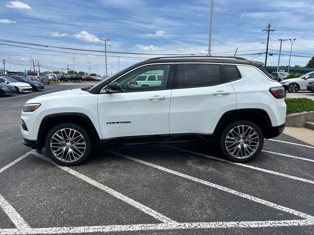 Used 2022 Jeep Compass Limited w/ Elite Group AWD/4WD image 3