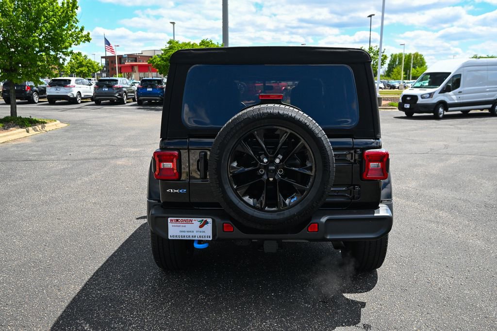Used 2023 Jeep Wrangler Unlimited Sahara w/ Cold Weather Group AWD/4WD image 6