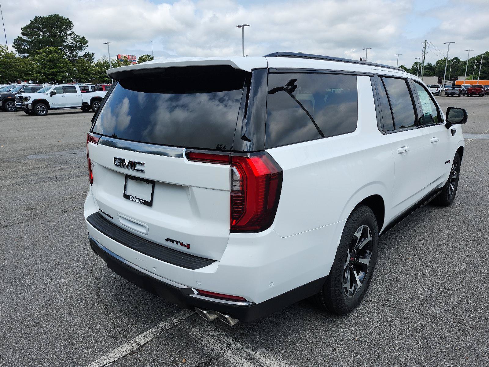 New 2026 GMC Yukon XL AT4 w/ AT4 Premium Plus Package AWD/4WD image 3