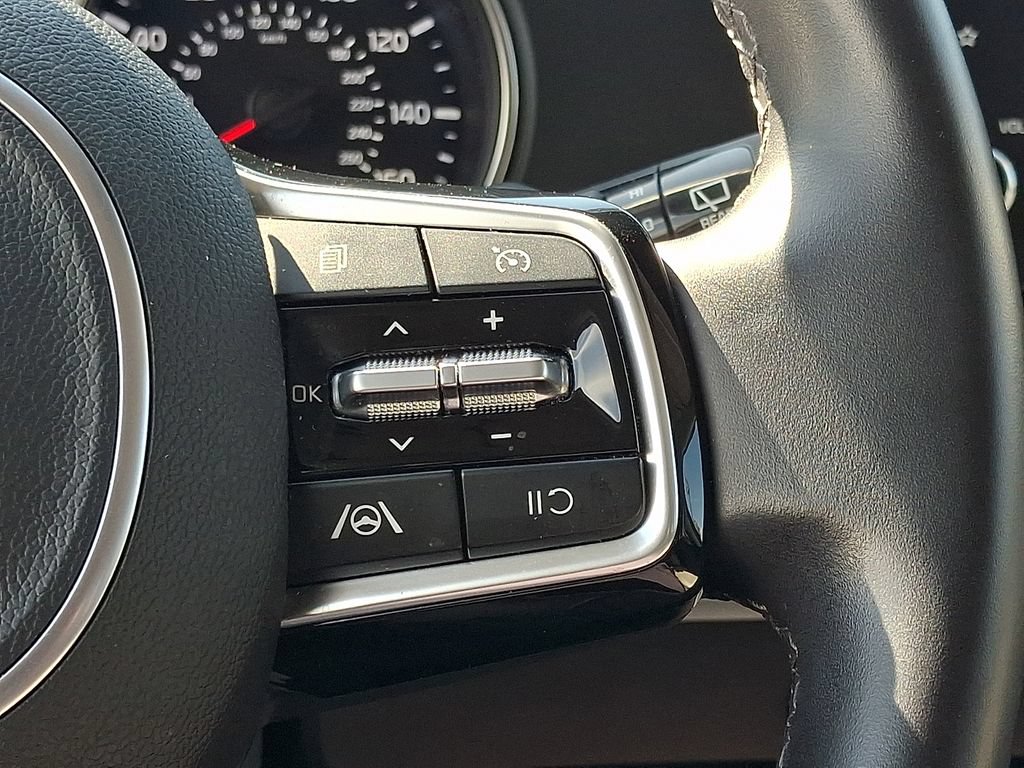 Used 2024 Kia Carnival LX FWD image 22