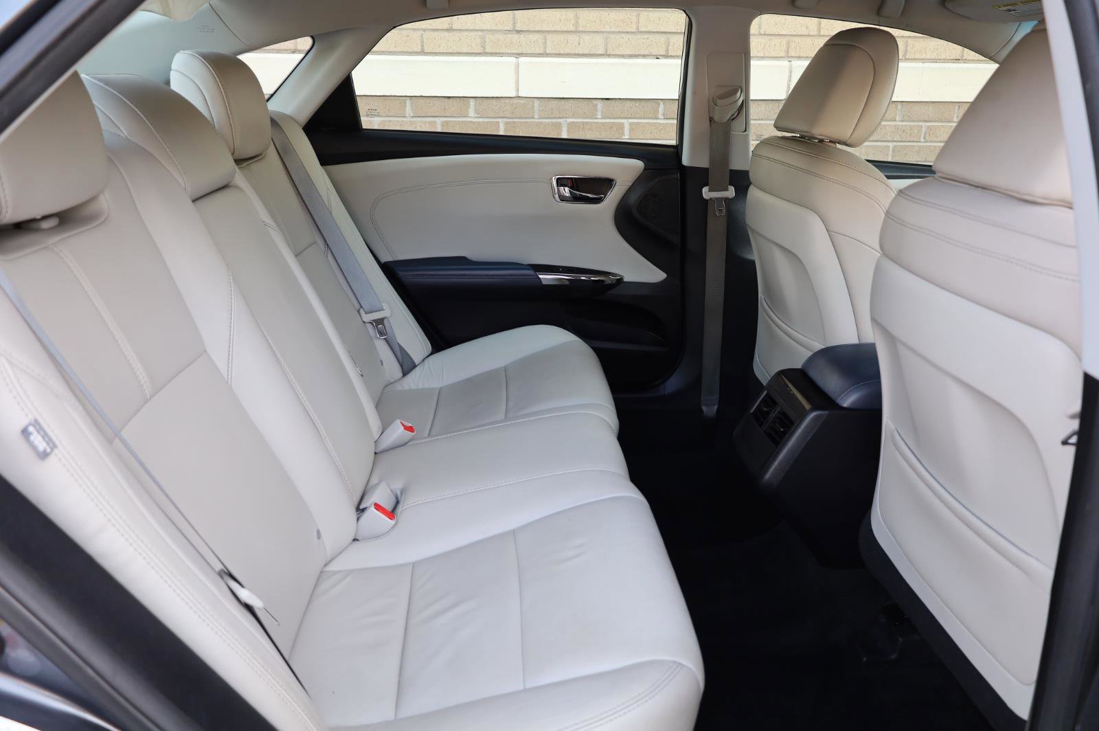 Used 2013 Toyota Avalon XLE FWD image 22