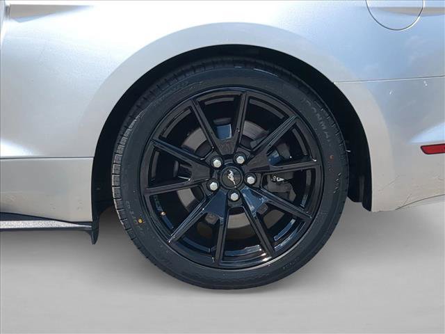 Used 2017 Ford Mustang GT w/ Black Accent Package RWD image 21