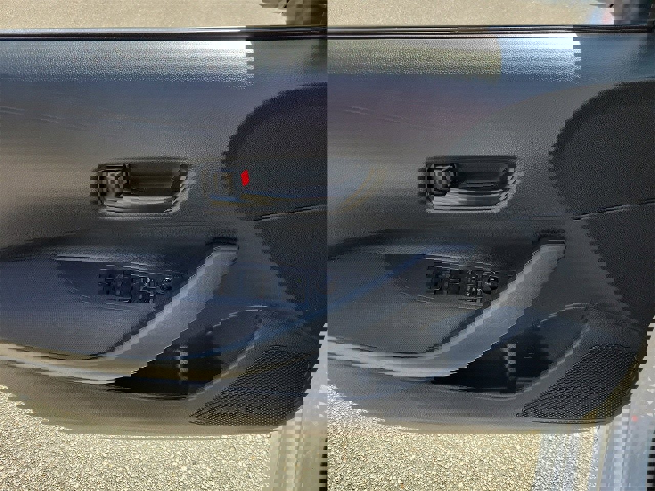 Used 2023 Toyota Corolla LE image 13