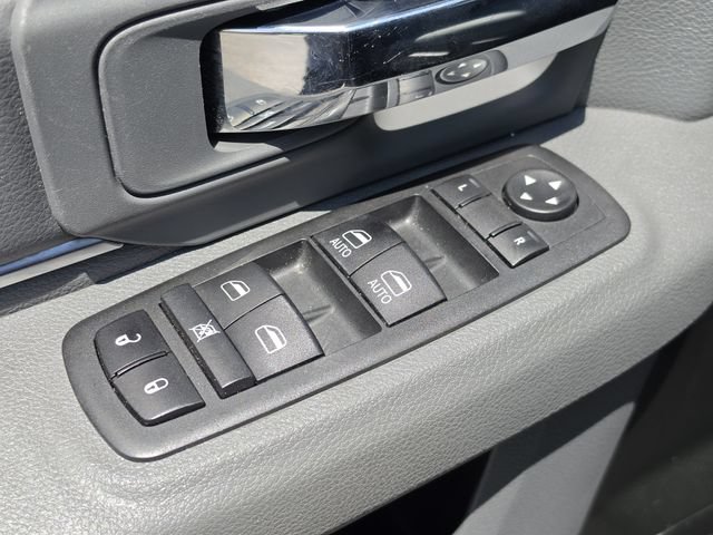 Used 2020 RAM 1500 Classic SLT AWD/4WD image 21