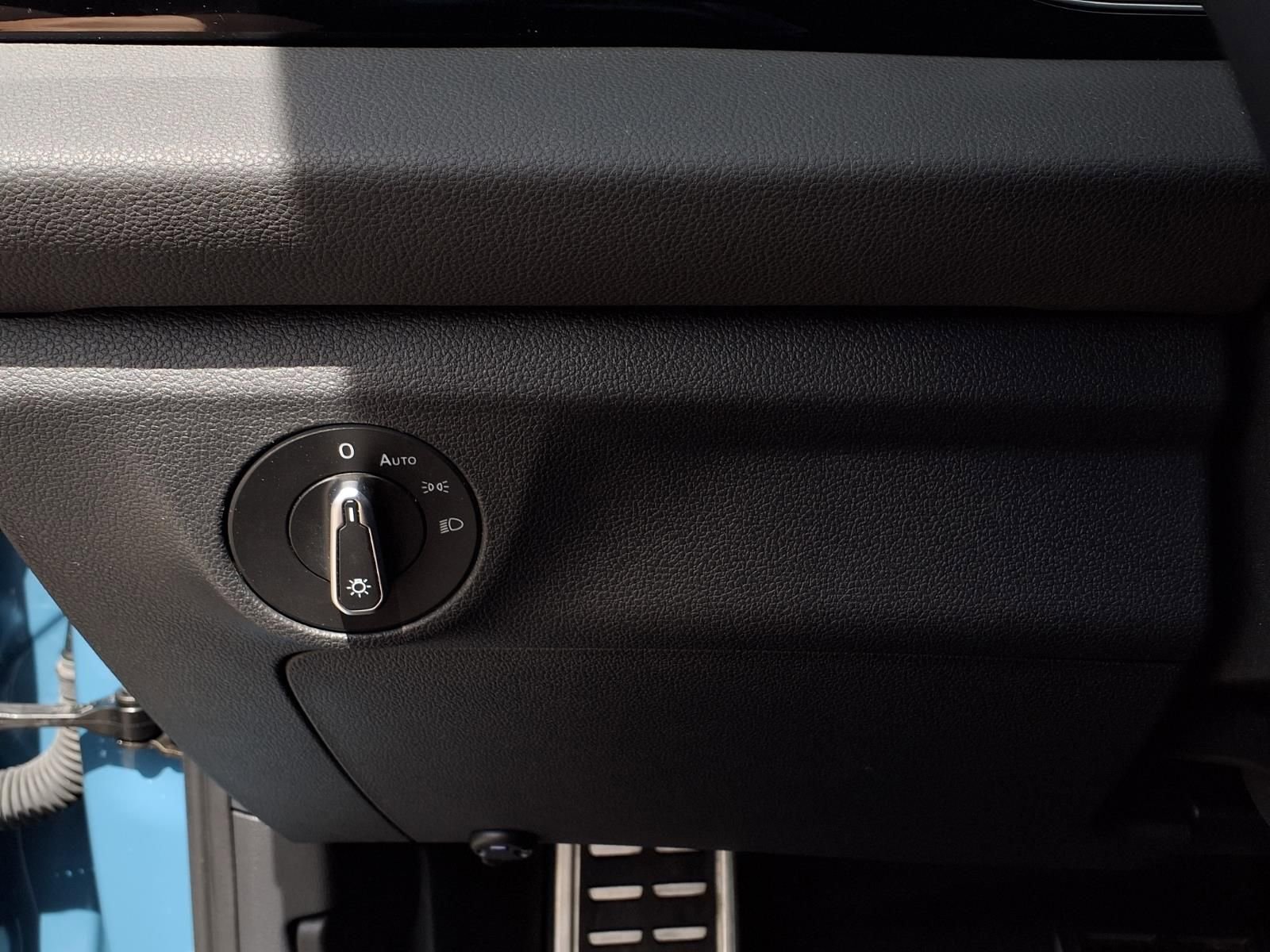 Certified 2025 Volkswagen Jetta Sport image 16