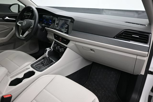 Used 2024 Volkswagen Jetta SE FWD image 10