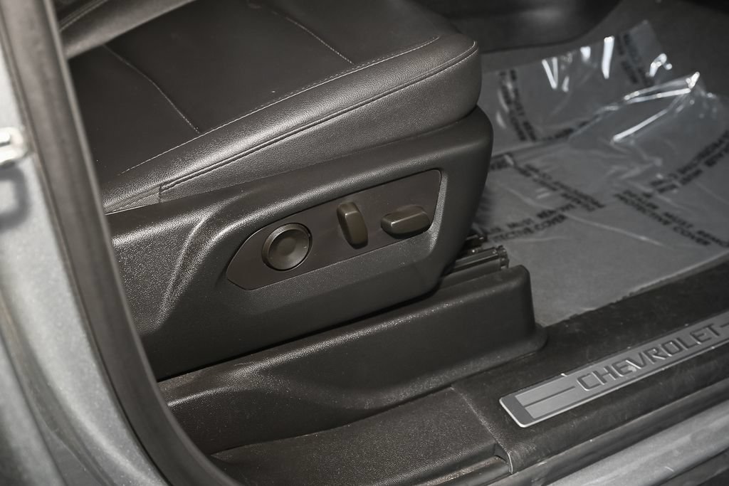 Used 2024 Chevrolet Suburban LT AWD/4WD image 46