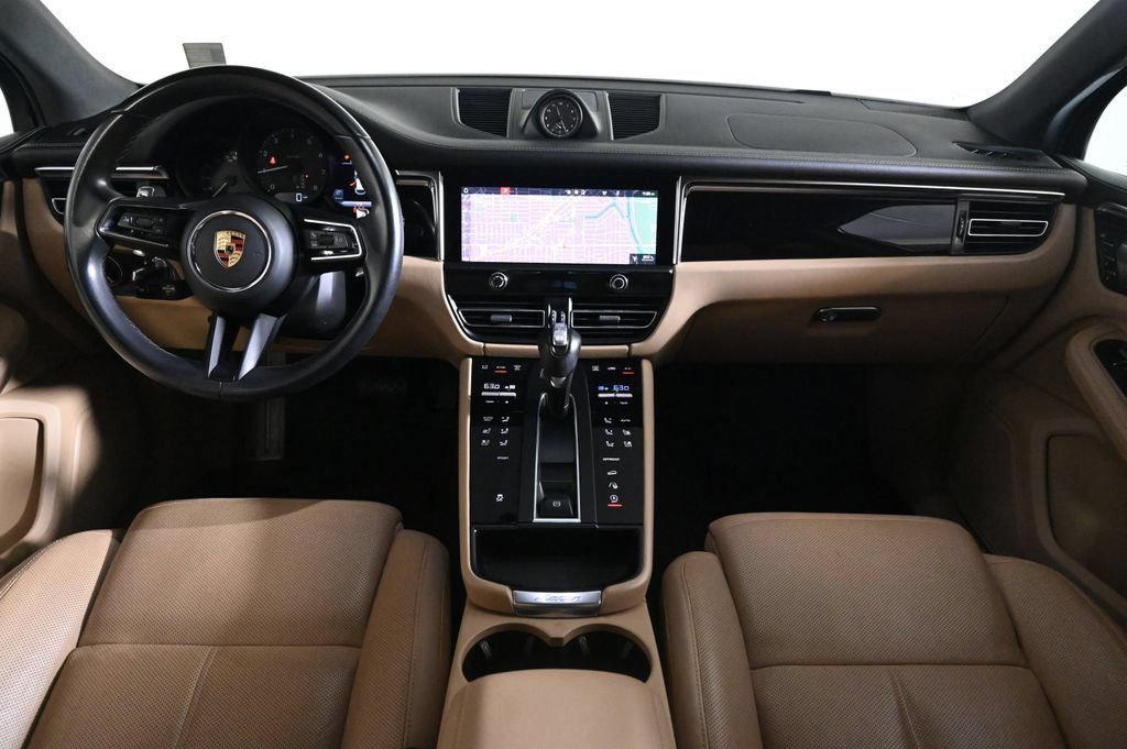 Used 2023 Porsche Macan AWD/4WD image 11