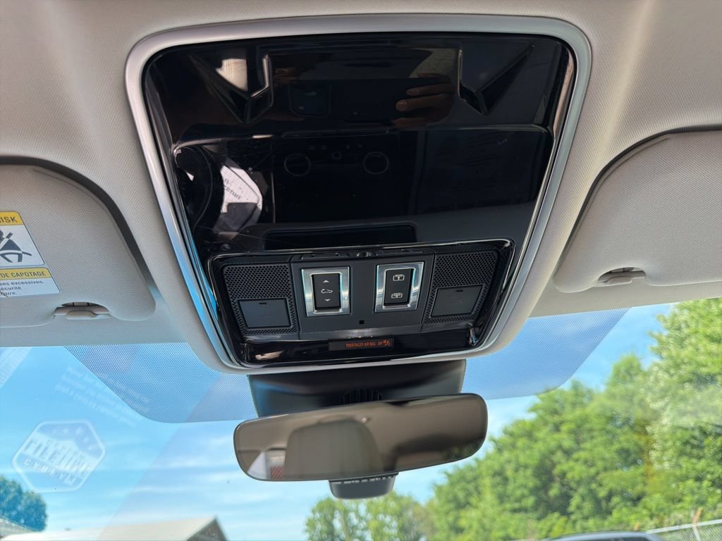 Used 2019 Land Rover Range Rover Velar R-Dynamic SE AWD/4WD image 38