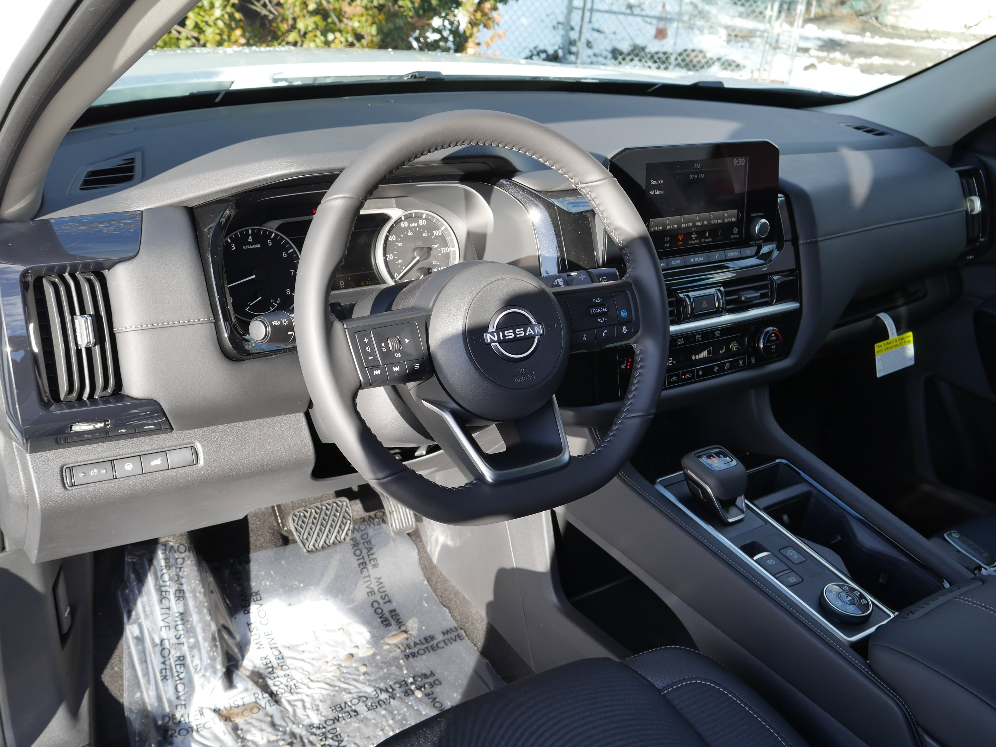 New 2025 Nissan Pathfinder SV image 4