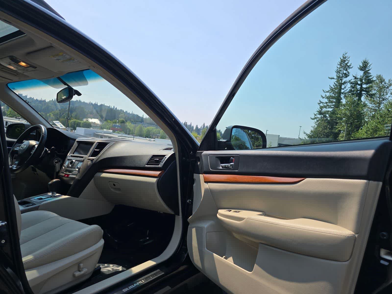Used 2013 Subaru Outback 3.6R Limited AWD/4WD image 27