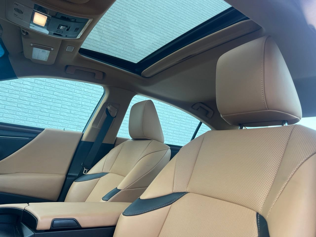 Used 2024 Lexus ES 300h w/ Premium Package FWD image 13