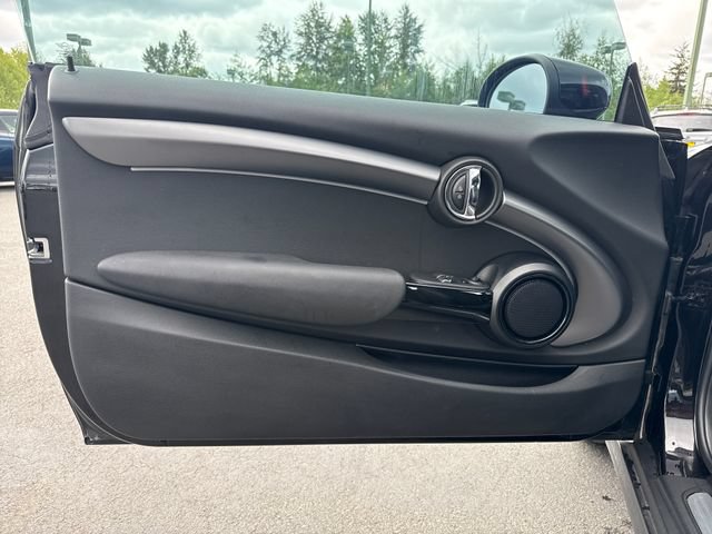 Used 2022 MINI Cooper 2-Door Hardtop FWD image 18