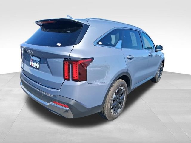 Used 2024 Kia Sorento S image 8