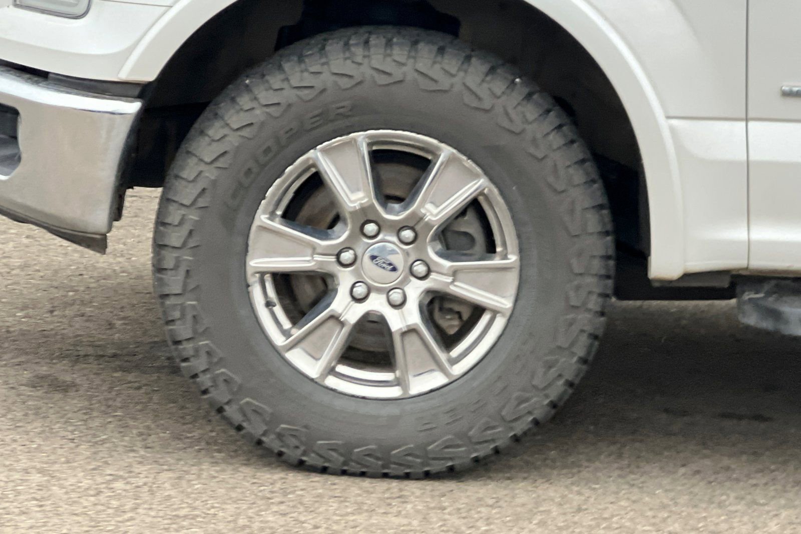 Used 2015 Ford F150 Lariat w/ Equipment Group 502A Luxury image 26