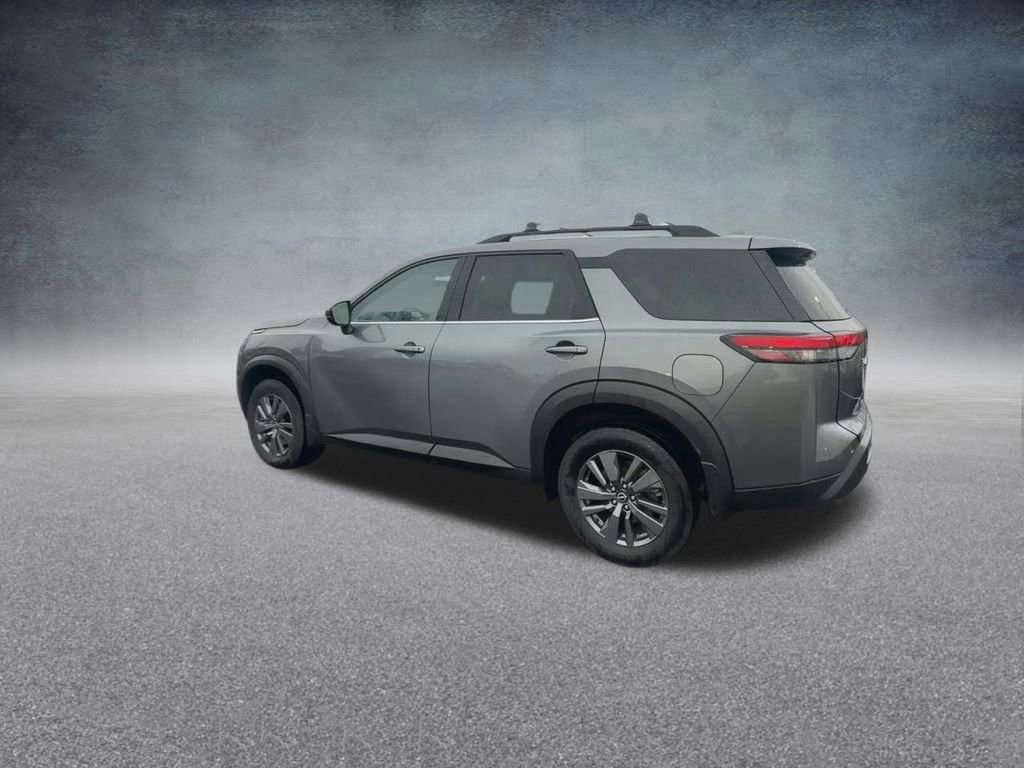 Used 2024 Nissan Pathfinder SV image 17