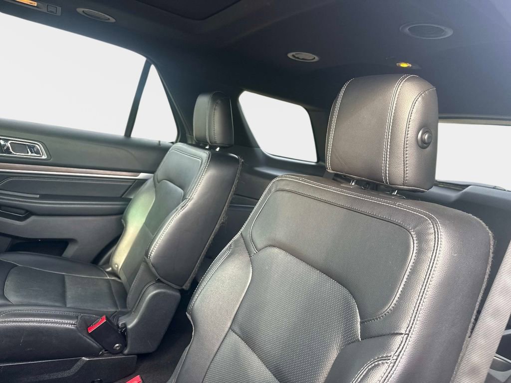 Used 2017 Ford Explorer Limited w/ Equipment Group 301A FWD image 16