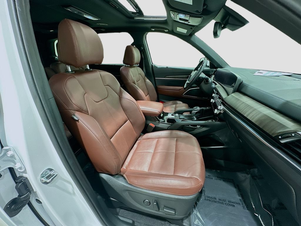 Used 2024 Kia Telluride SX w/ Towing Package FWD image 28