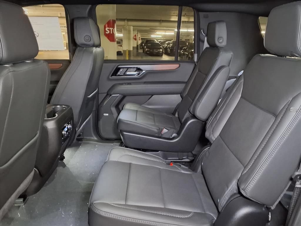 Used 2026 GMC Yukon XL Denali w/ Sun & Power Step Package AWD/4WD image 12
