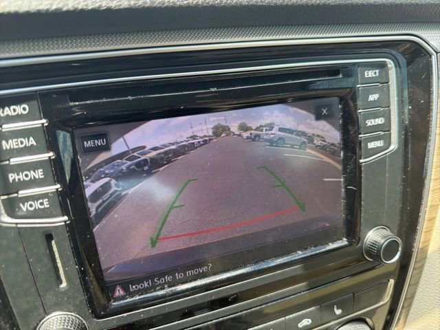Used 2018 Volkswagen Passat 2.0T SE FWD image 30