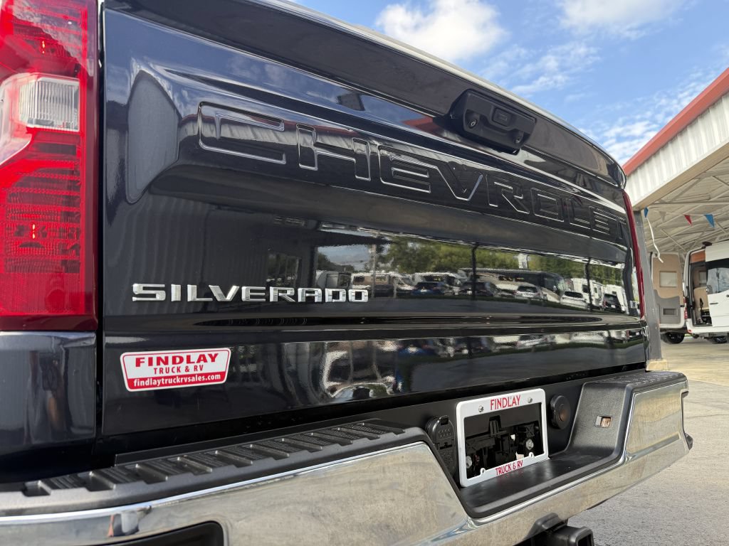 Used 2022 Chevrolet Silverado 1500 LT AWD/4WD image 11