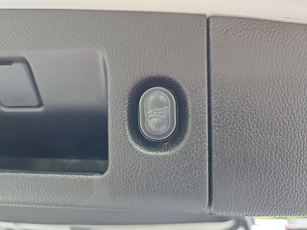 Used 2019 Chevrolet Suburban LT AWD/4WD image 63