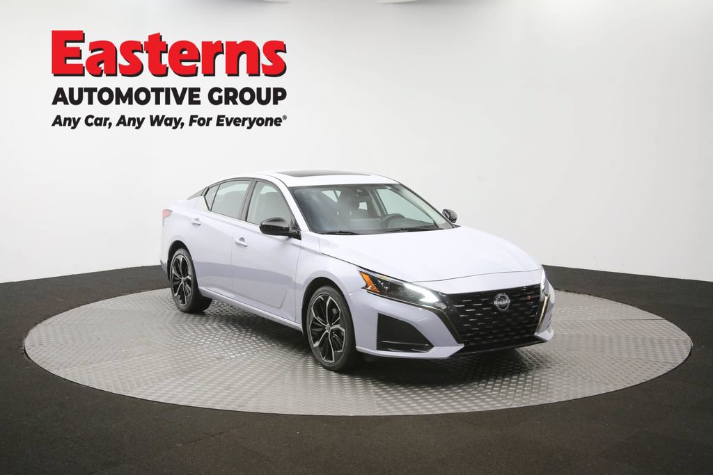 Used 2025 Nissan Altima 2.5 SR w/ SR Premium Package AWD/4WD image 50