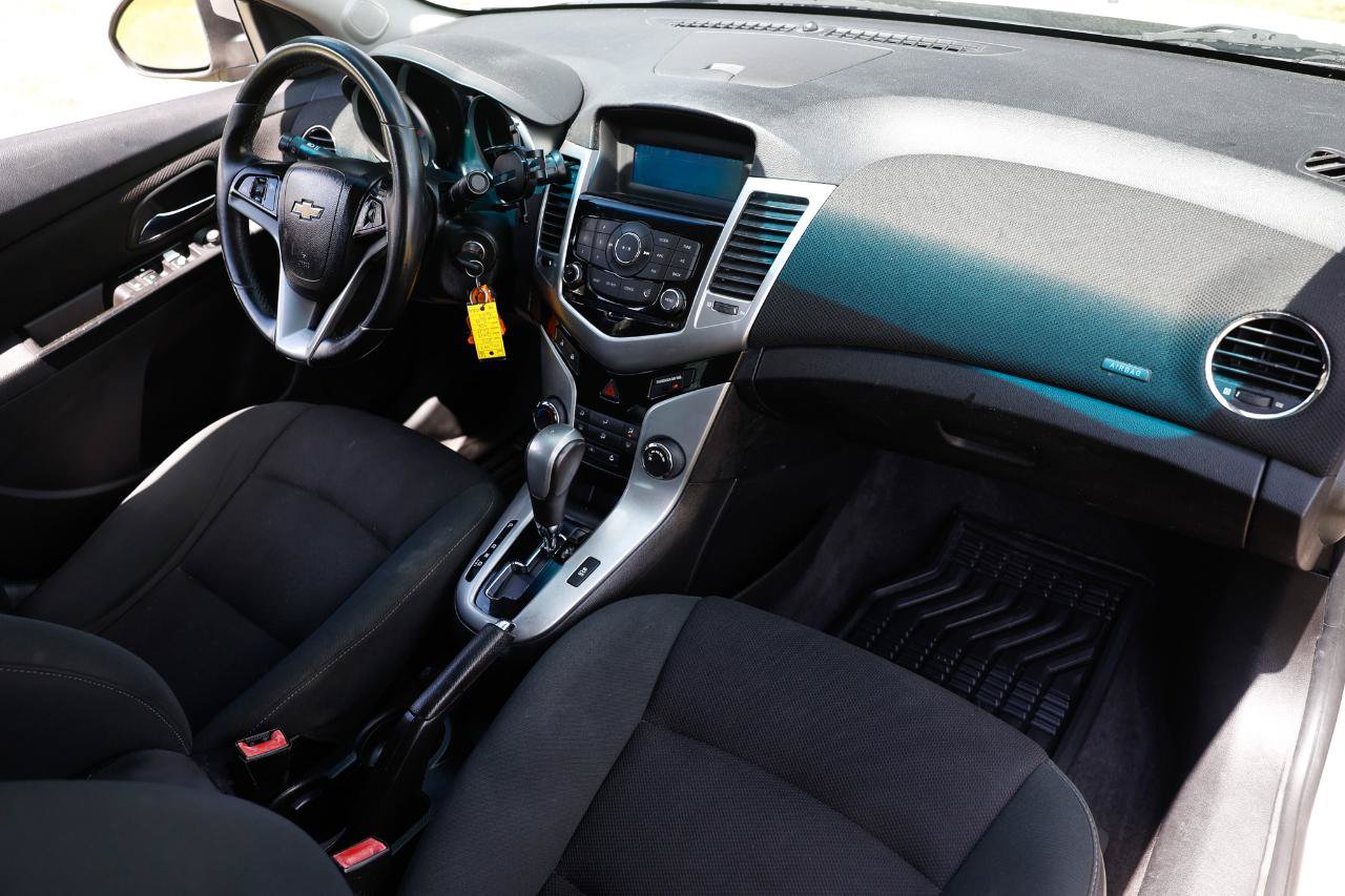 Used 2012 Chevrolet Cruze LT FWD image 16