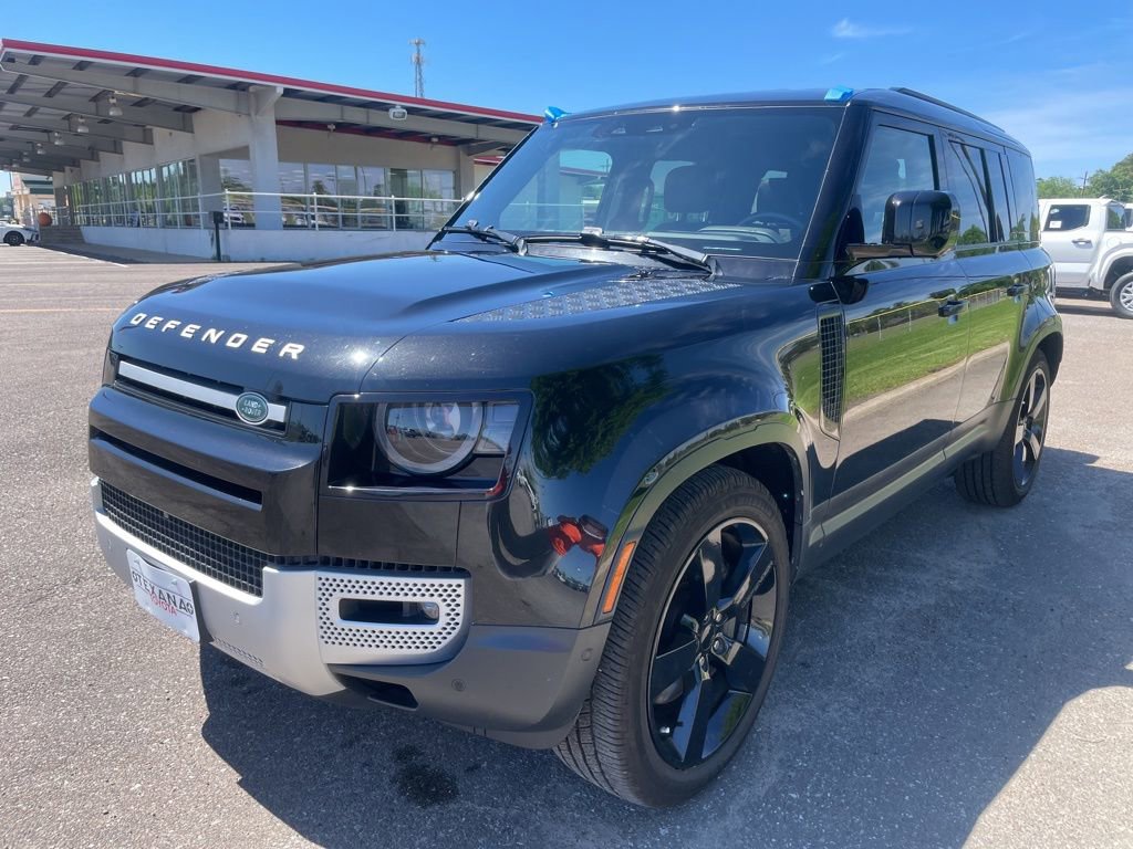 Used 2023 Land Rover Defender 110 S image 3