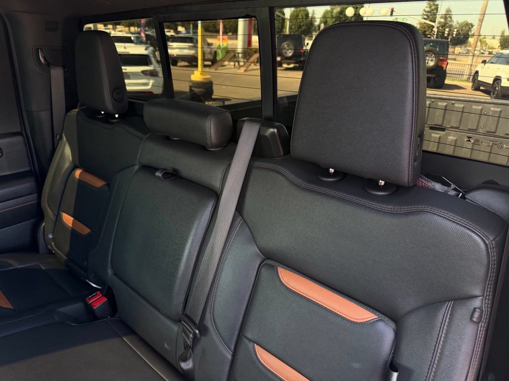 Used 2025 GMC Sierra 2500 AT4 w/ AT4 Premium Plus Package AWD/4WD image 12