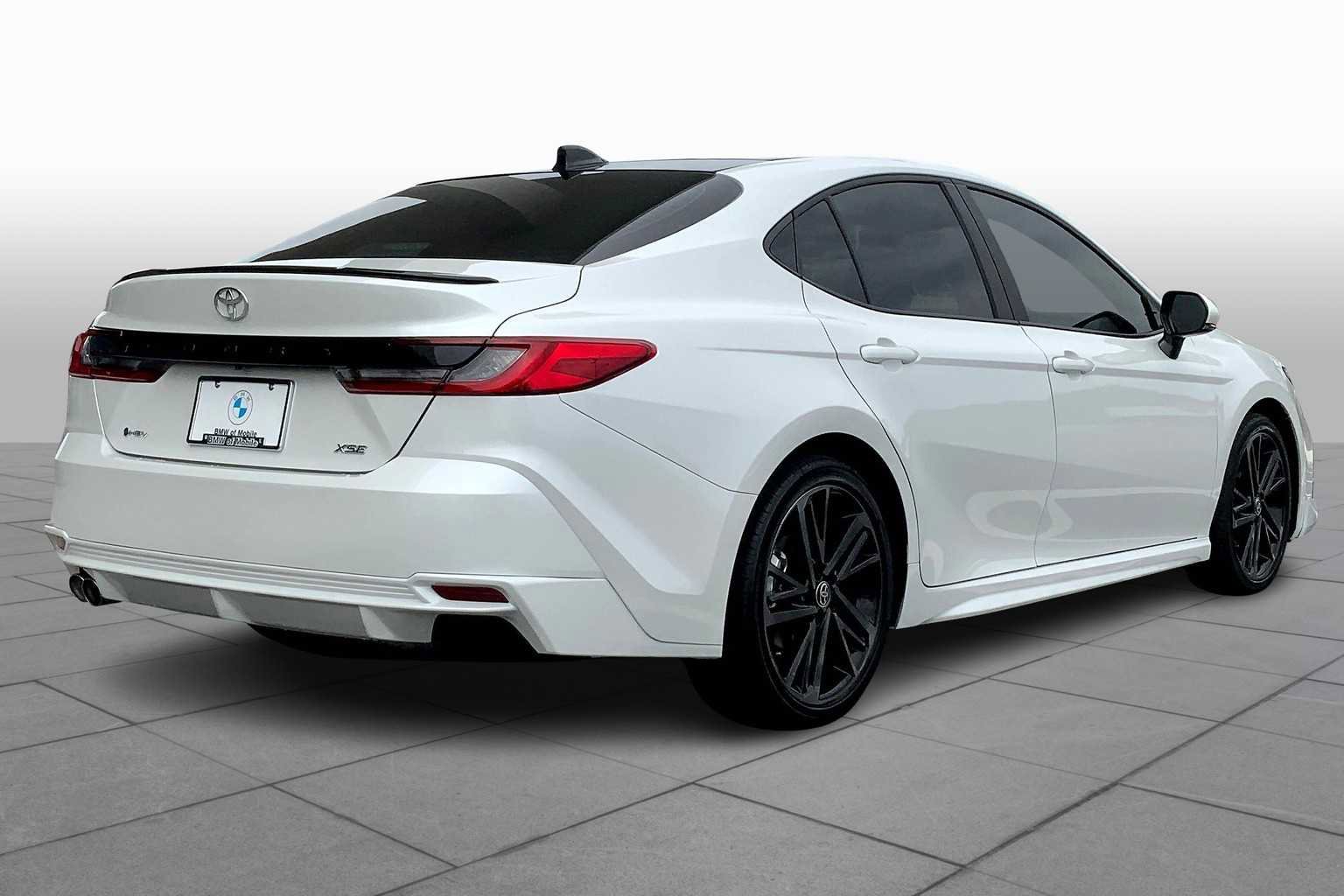 Used 2025 Toyota Camry XSE image 12