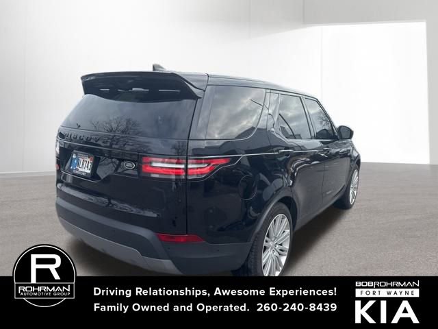 Used 2017 Land Rover Discovery First Edition image 4