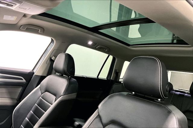 Used 2023 Volkswagen Atlas SEL R-Line image 38