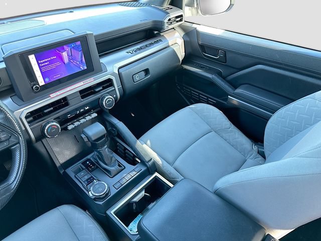 Used 2025 Toyota Tacoma SR5 AWD/4WD image 21
