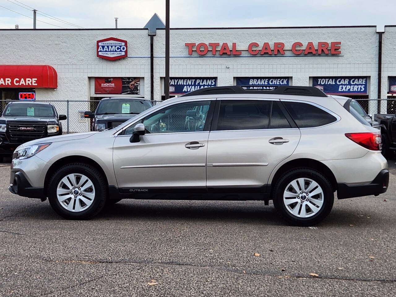 Used 2018 Subaru Outback 2.5i Premium w/ Popular Package #1 image 2