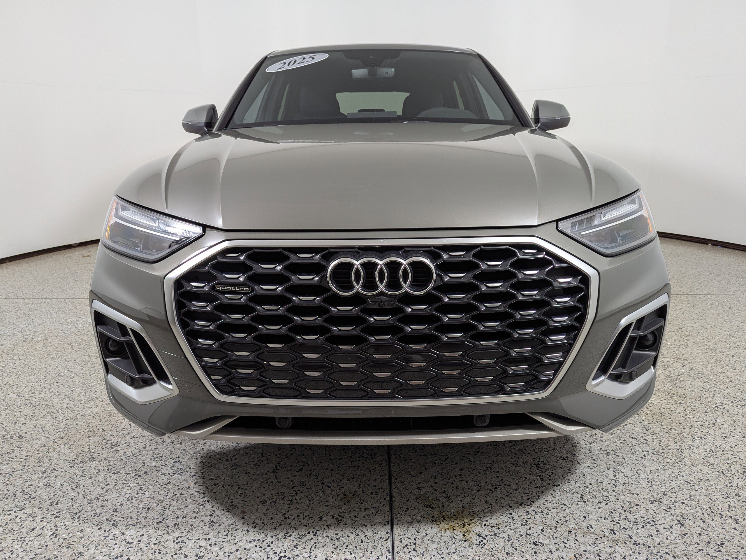 Certified 2025 Audi Q5 2.0T Premium Plus w/ Premium Plus Package image 2