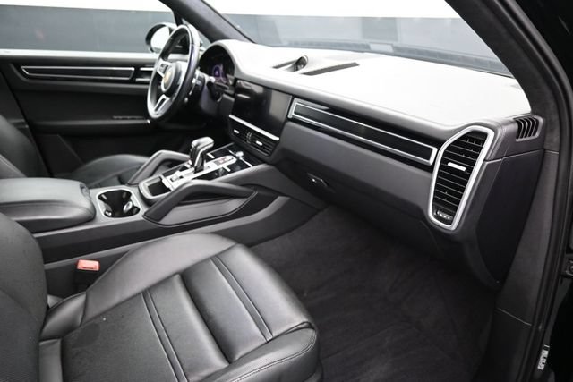 Used 2023 Porsche Cayenne GTS AWD/4WD image 17