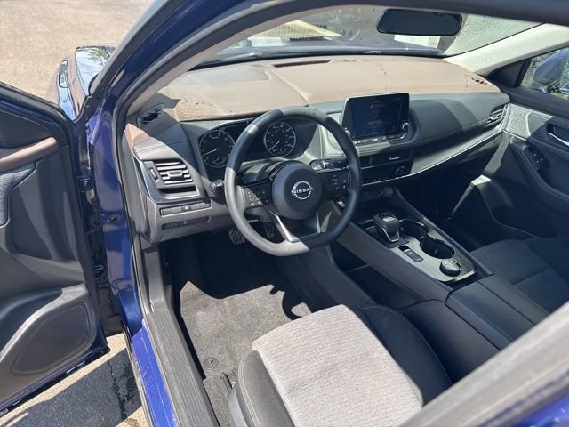 Used 2023 Nissan Rogue SV AWD/4WD image 9