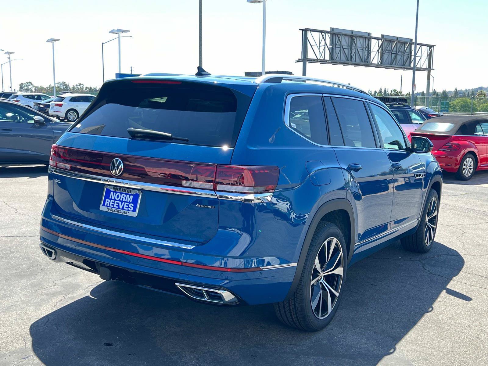 Certified 2025 Volkswagen Atlas SEL Premium R-Line AWD/4WD image 5