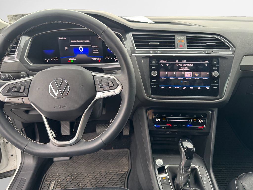 Used 2022 Volkswagen Tiguan SE AWD/4WD image 22