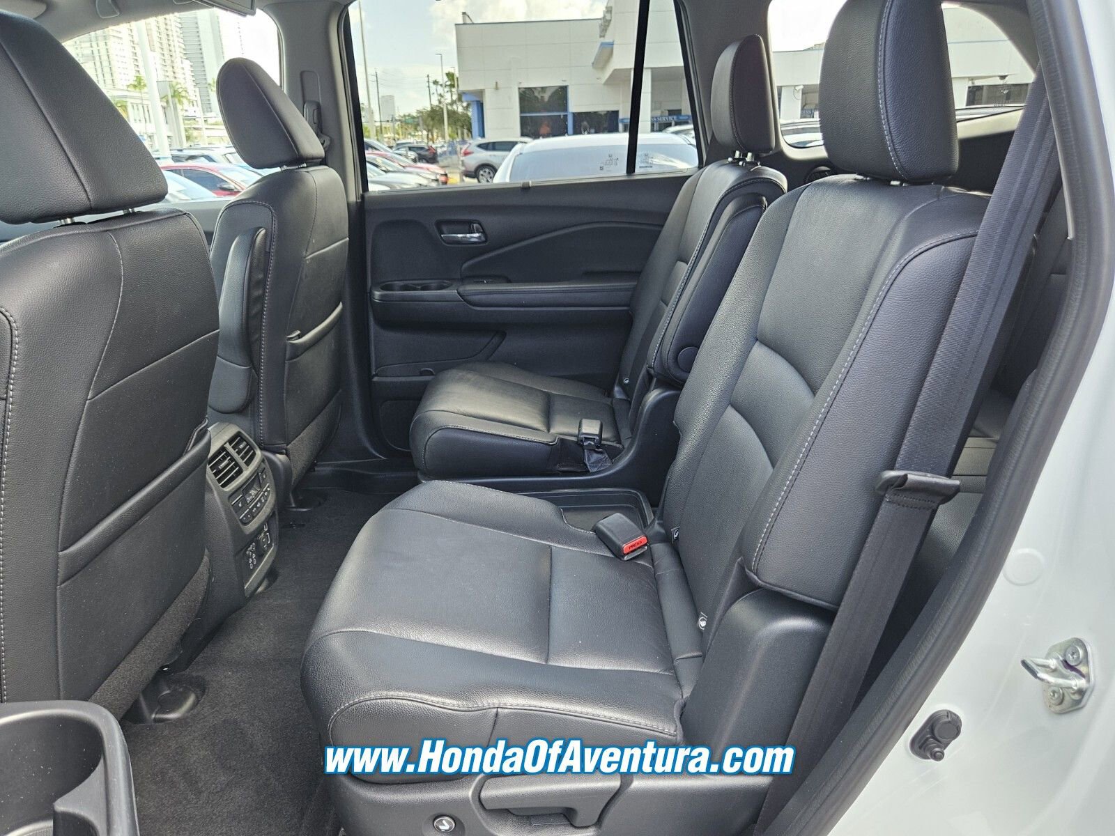 Certified 2022 Honda Pilot Touring image 8