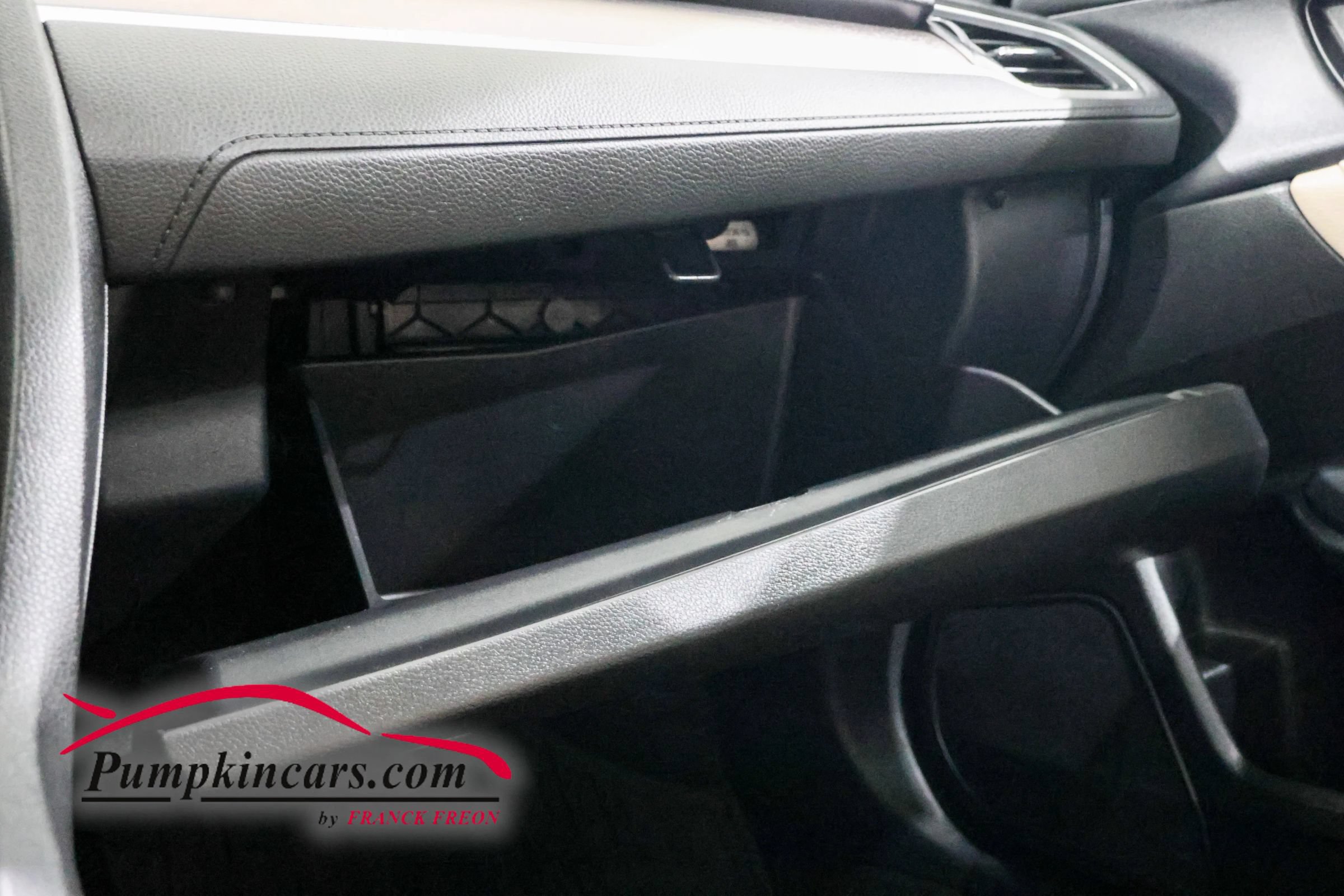 Used 2017 Honda Civic Touring image 37