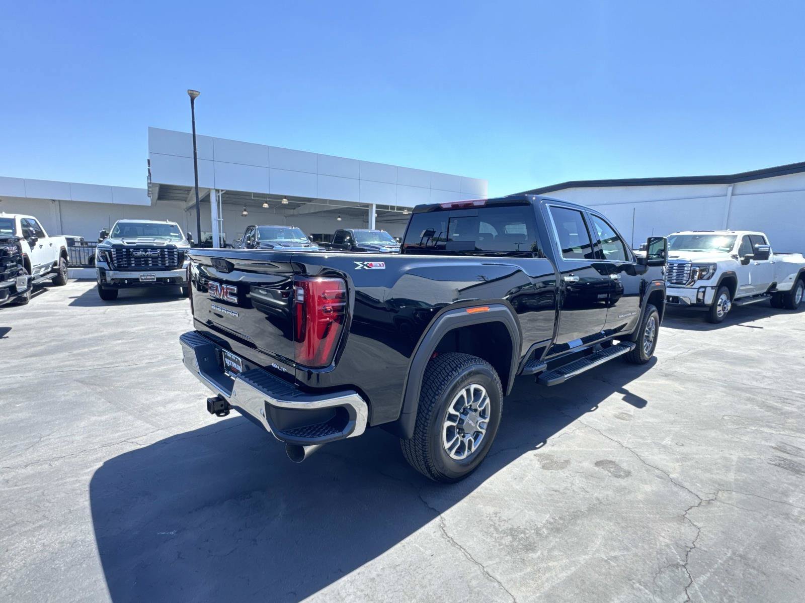 New 2026 GMC Sierra 2500 SLT w/ Max Trailering Package AWD/4WD image 5