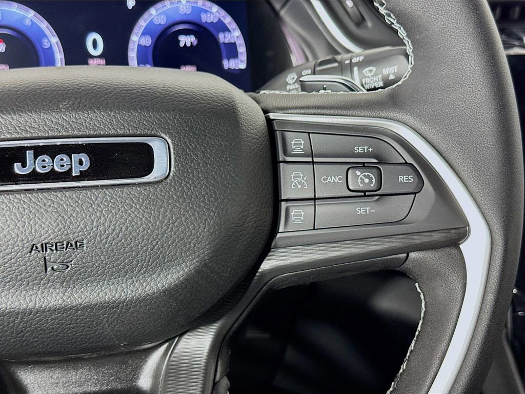 New 2025 Jeep Grand Cherokee L Laredo image 33